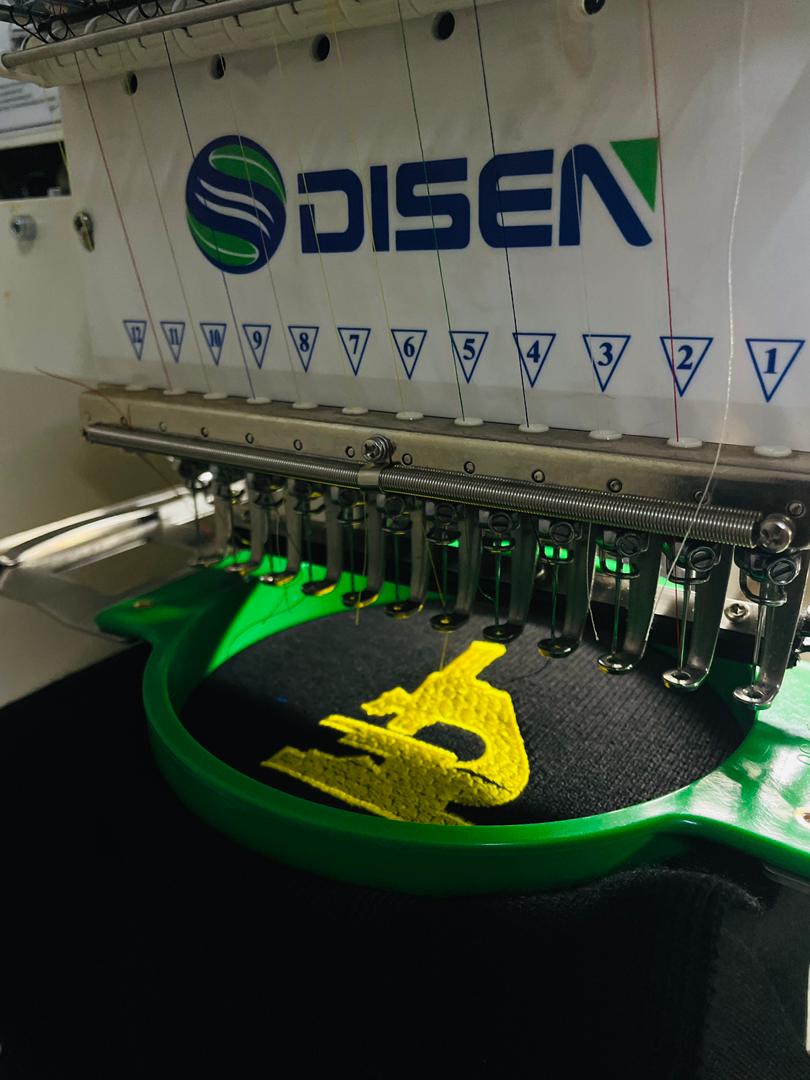 Embroidery machine with colorful threads